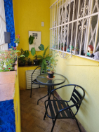Entrada com local para espera